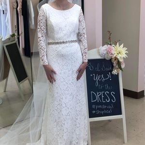 Wedding dress size small brand new in bag, just wanting something different.